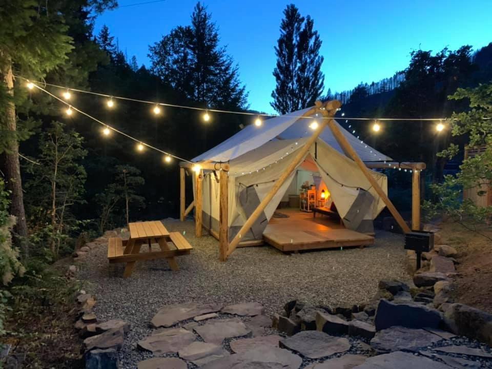 Umpqua'S Last Resort - Wilderness Cabins, Rv Park & Glamping Idleyld Park 外观 照片