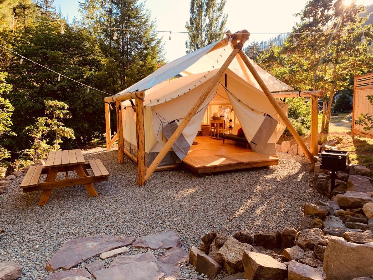 Umpqua'S Last Resort - Wilderness Cabins, Rv Park & Glamping Idleyld Park 外观 照片