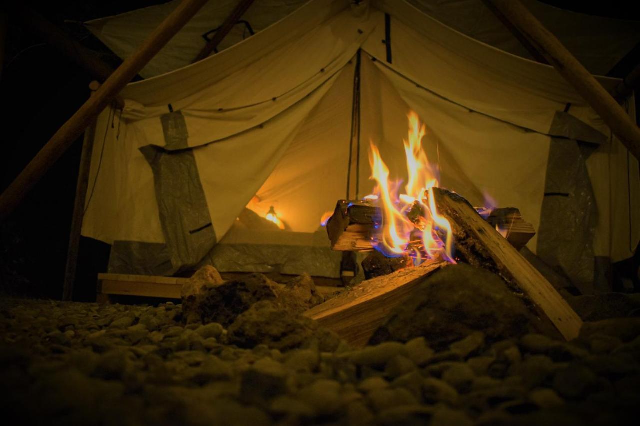 Umpqua'S Last Resort - Wilderness Cabins, Rv Park & Glamping Idleyld Park 外观 照片