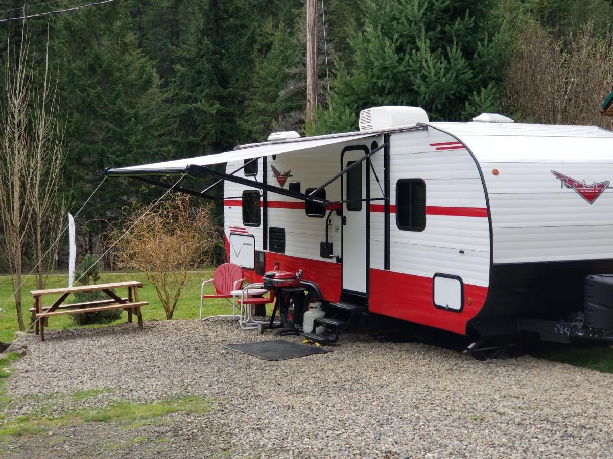 Umpqua'S Last Resort - Wilderness Cabins, Rv Park & Glamping Idleyld Park 外观 照片