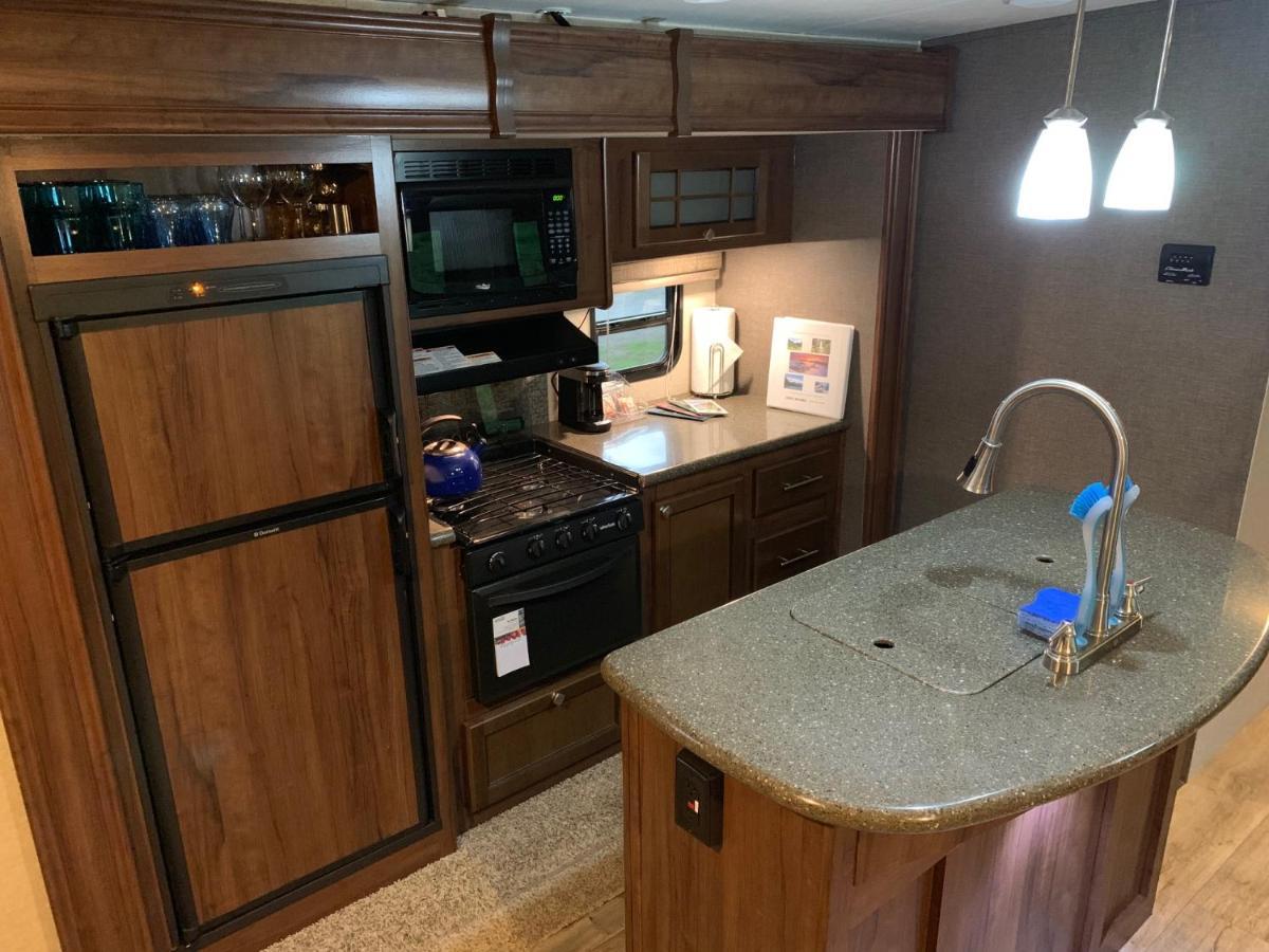 Umpqua'S Last Resort - Wilderness Cabins, Rv Park & Glamping Idleyld Park 外观 照片