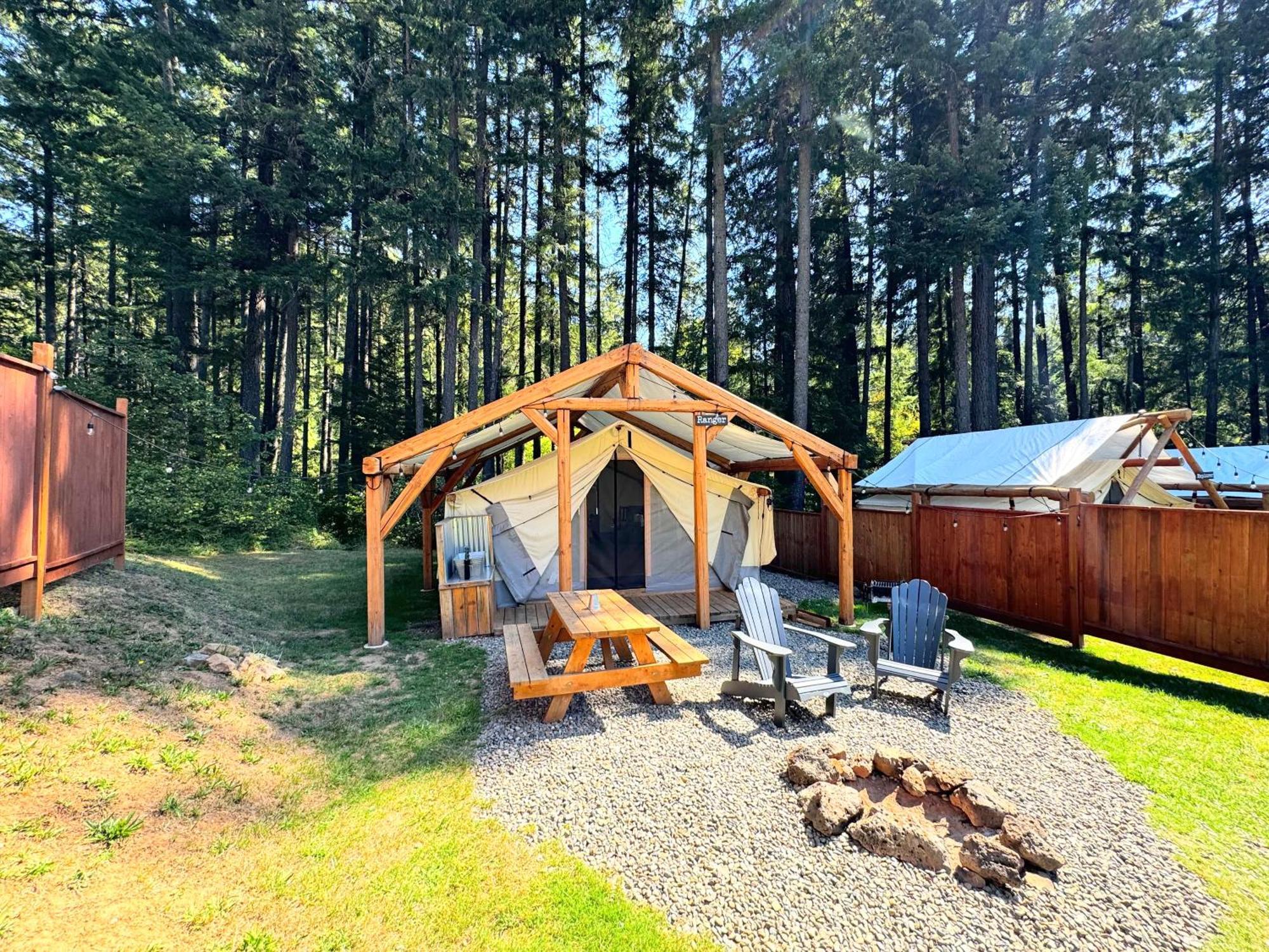 Umpqua'S Last Resort - Wilderness Cabins, Rv Park & Glamping Idleyld Park 外观 照片