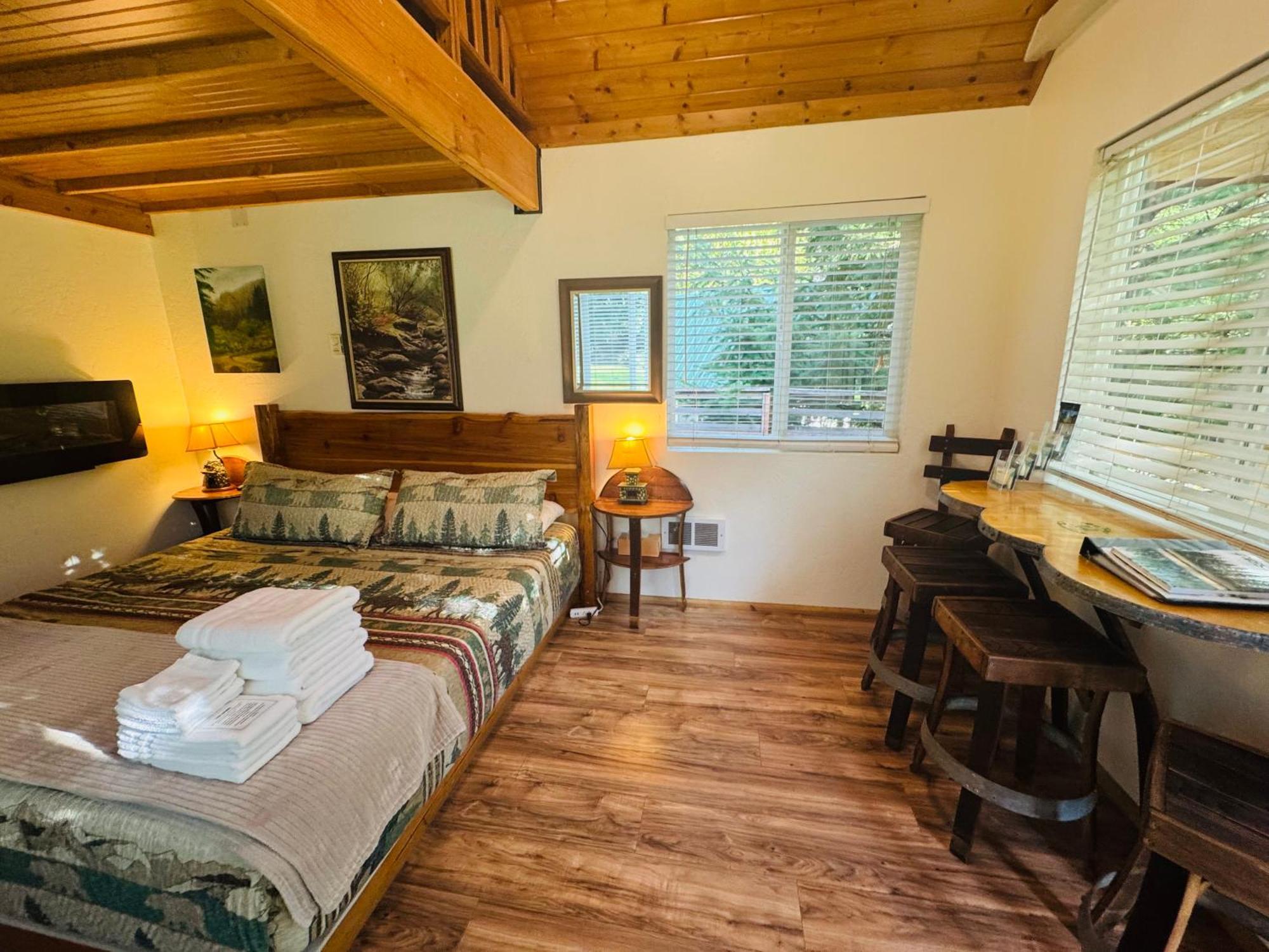 Umpqua'S Last Resort - Wilderness Cabins, Rv Park & Glamping Idleyld Park 外观 照片