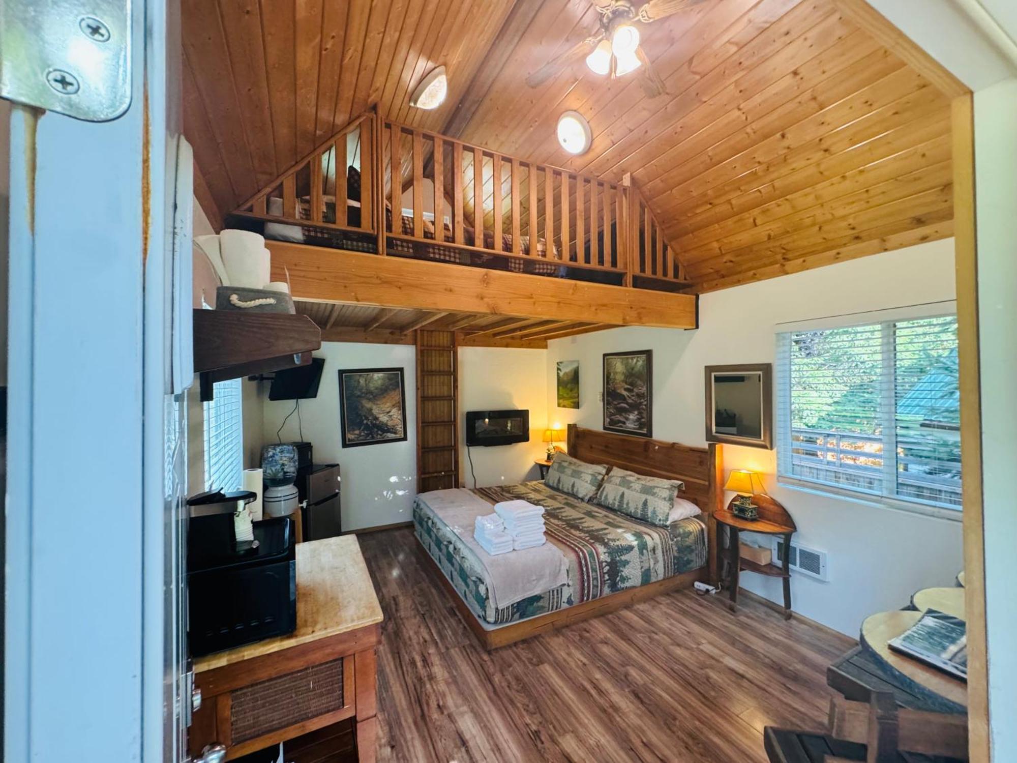 Umpqua'S Last Resort - Wilderness Cabins, Rv Park & Glamping Idleyld Park 外观 照片