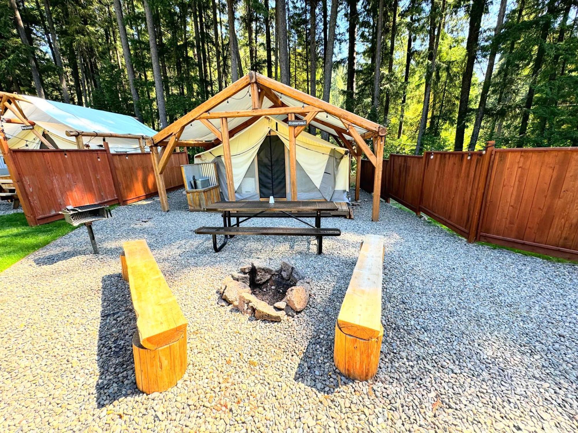 Umpqua'S Last Resort - Wilderness Cabins, Rv Park & Glamping Idleyld Park 外观 照片